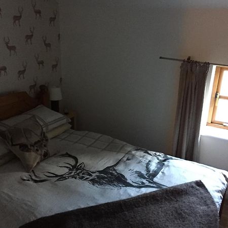 Lodge At Lochside Bridgend of Lintrathen Екстериор снимка