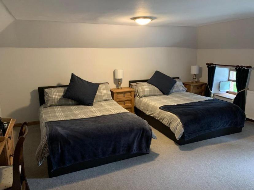 Lodge At Lochside Bridgend of Lintrathen Екстериор снимка
