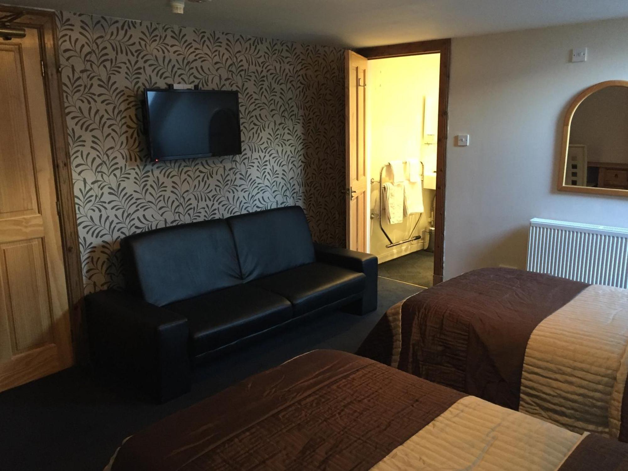 Lodge At Lochside Bridgend of Lintrathen Екстериор снимка