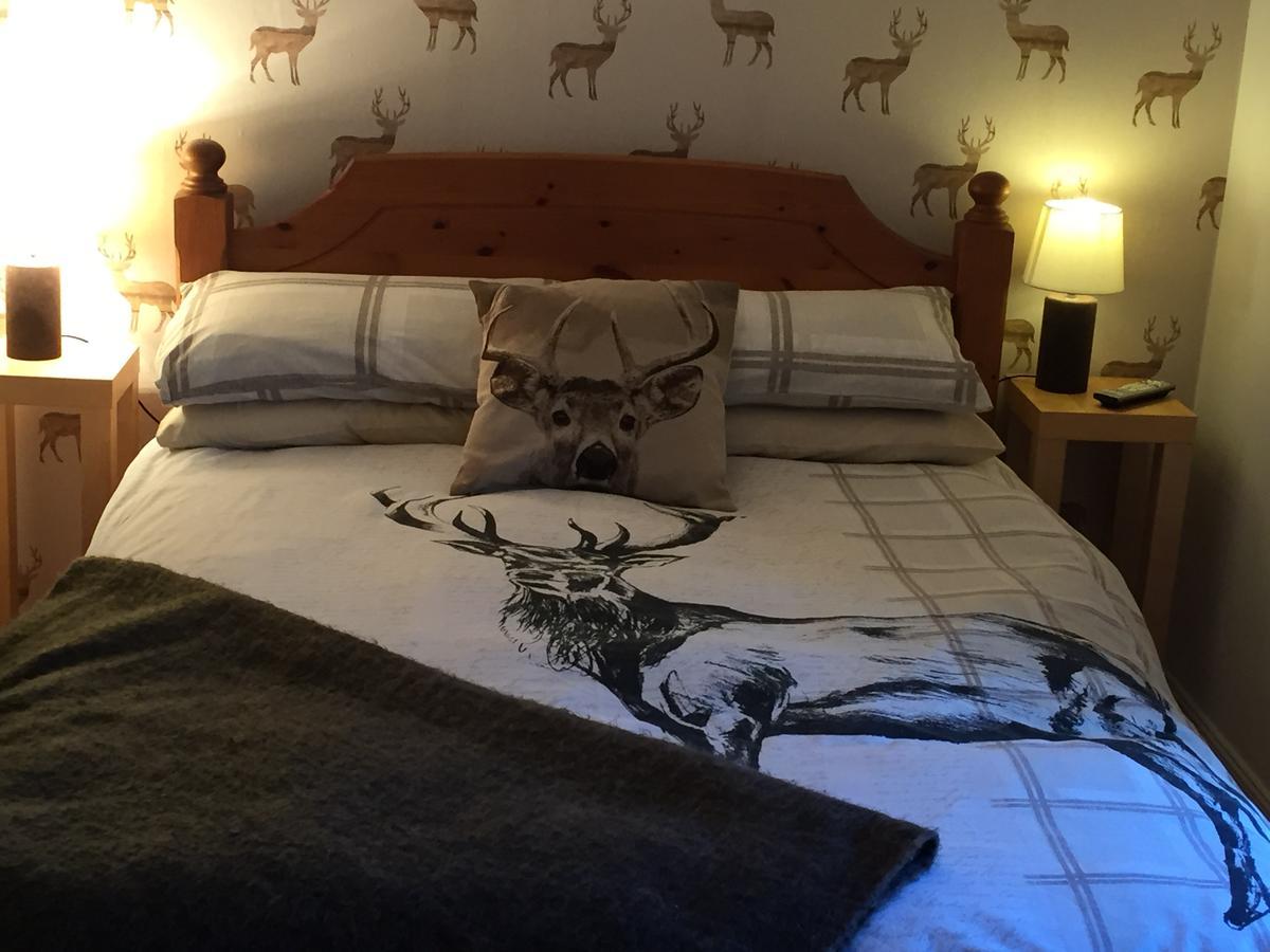 Lodge At Lochside Bridgend of Lintrathen Екстериор снимка