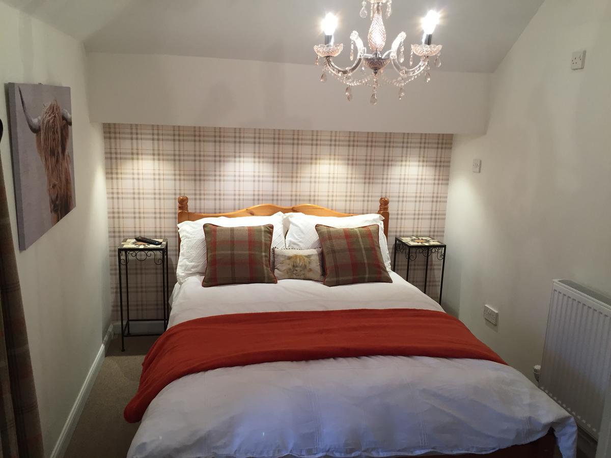 Lodge At Lochside Bridgend of Lintrathen Екстериор снимка