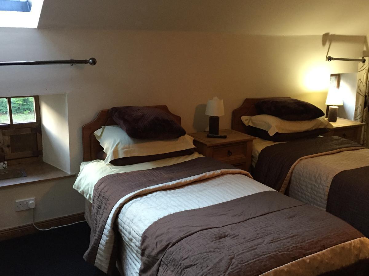 Lodge At Lochside Bridgend of Lintrathen Екстериор снимка
