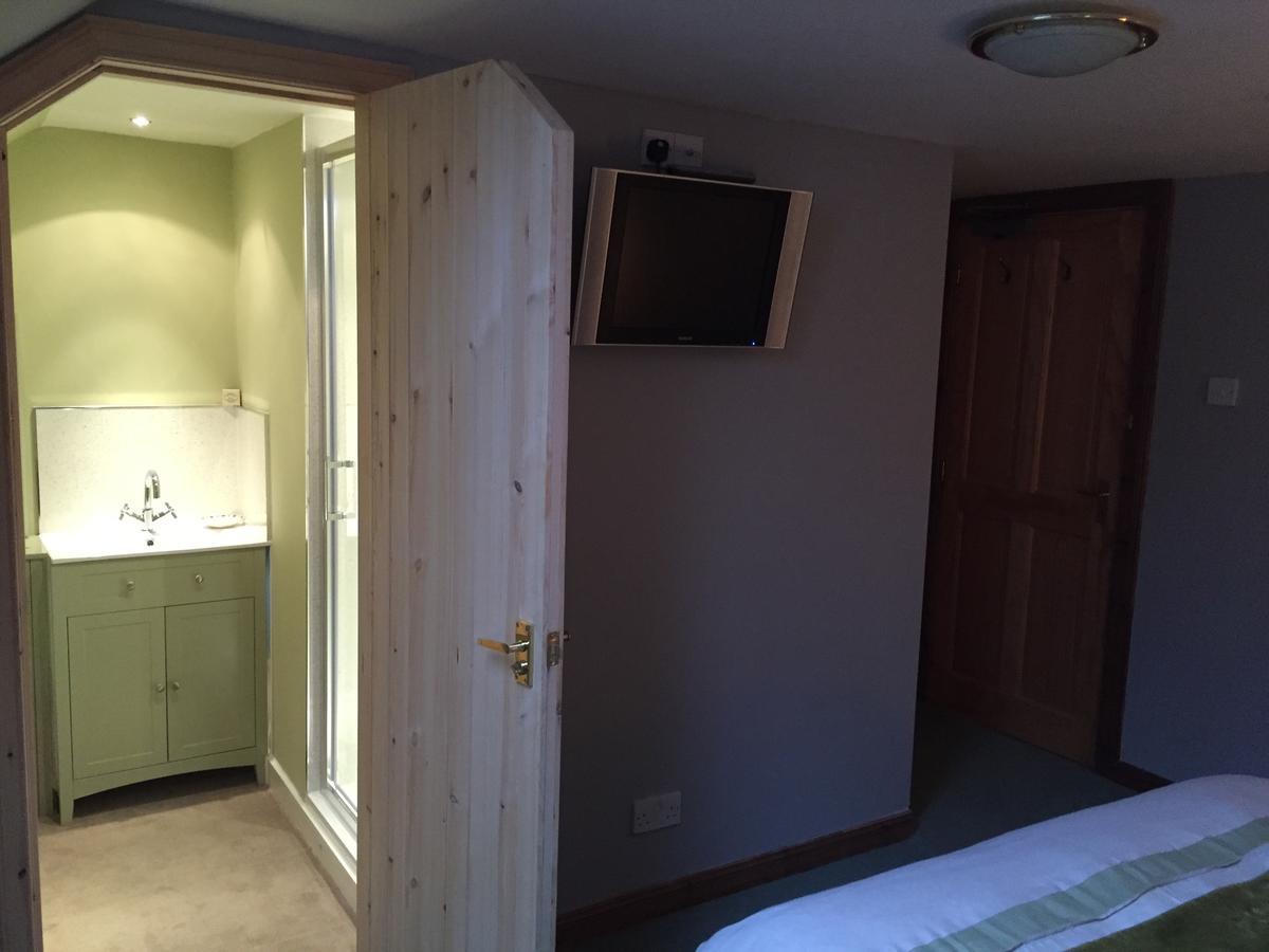 Lodge At Lochside Bridgend of Lintrathen Екстериор снимка