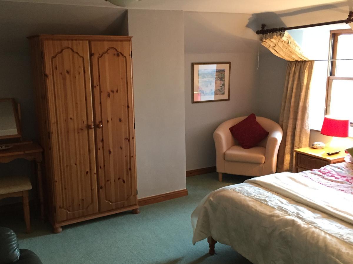 Lodge At Lochside Bridgend of Lintrathen Екстериор снимка